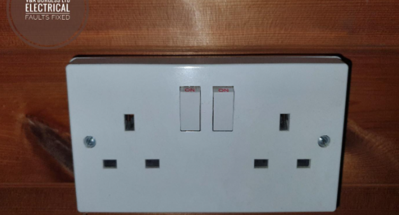 Reasons why half of plug socket outlet stop working Electrical Faults